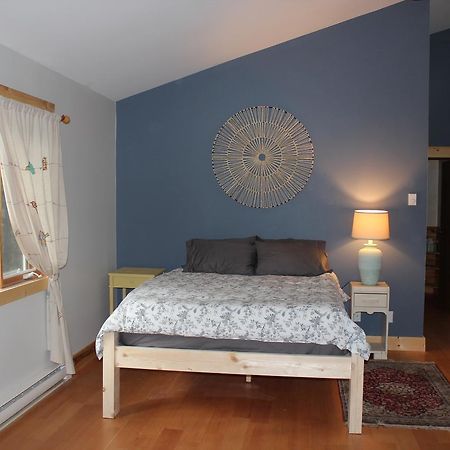 The Perch On Gabriola Bed & Breakfast Ngoại thất bức ảnh