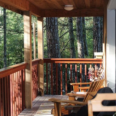 The Perch On Gabriola Bed & Breakfast Ngoại thất bức ảnh