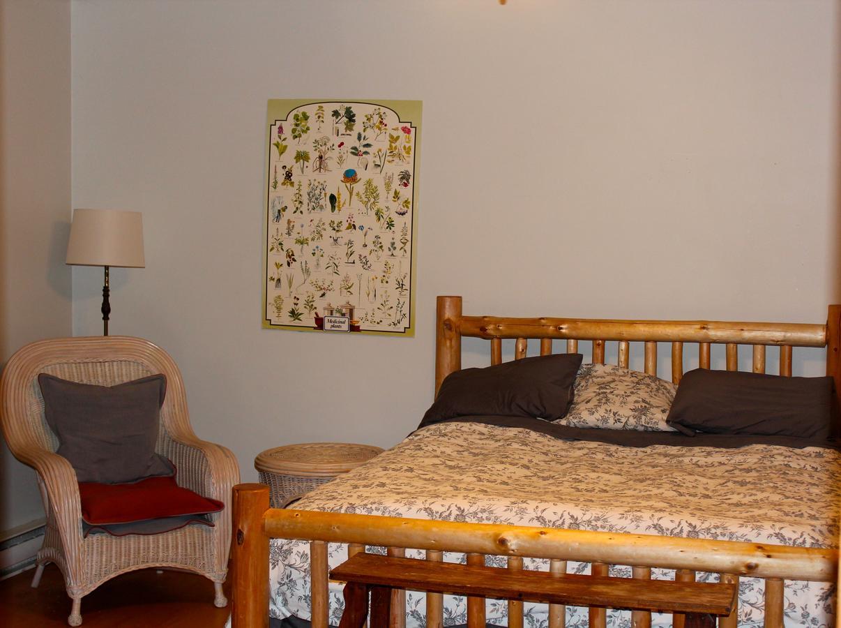 The Perch On Gabriola Bed & Breakfast Ngoại thất bức ảnh