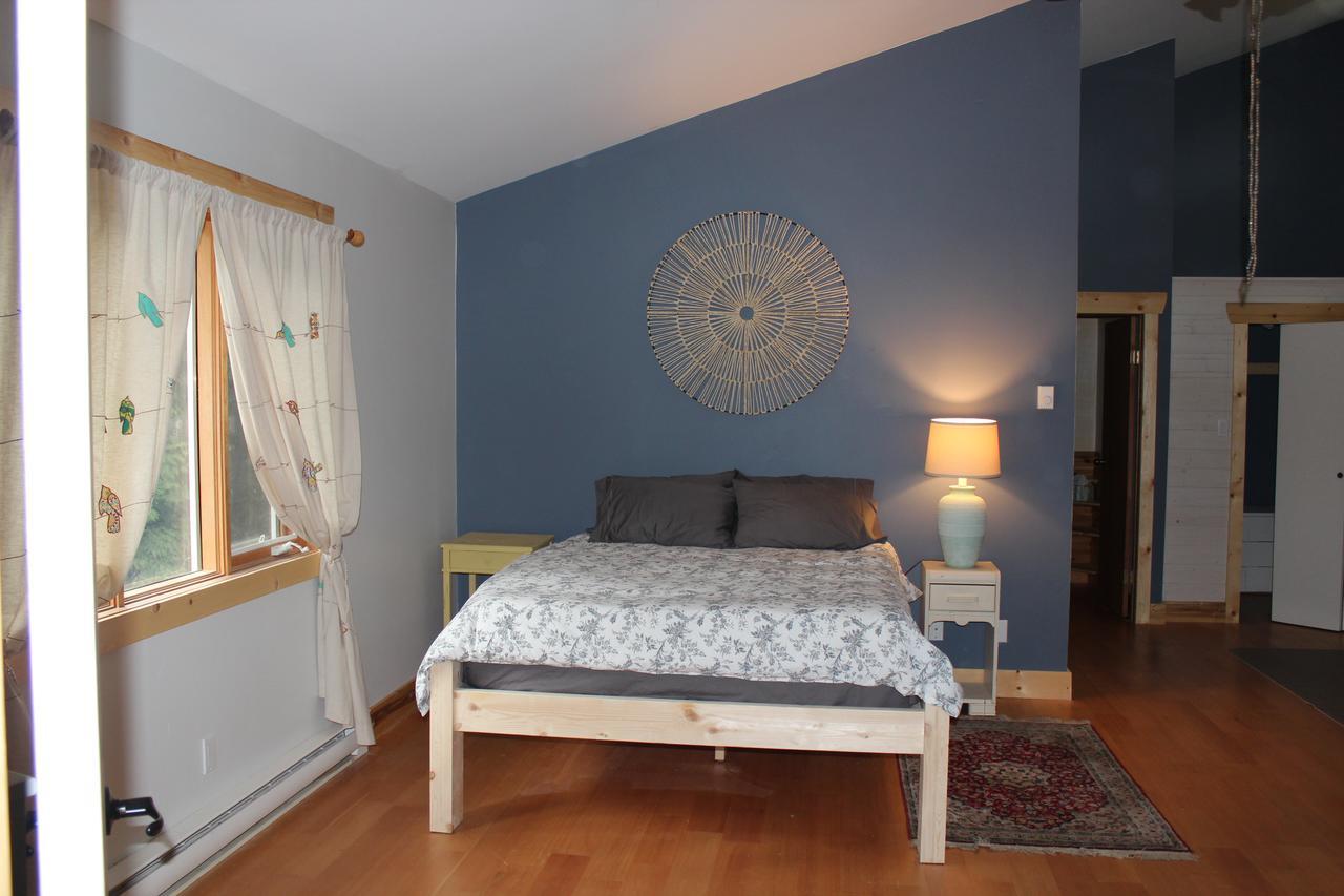 The Perch On Gabriola Bed & Breakfast Ngoại thất bức ảnh