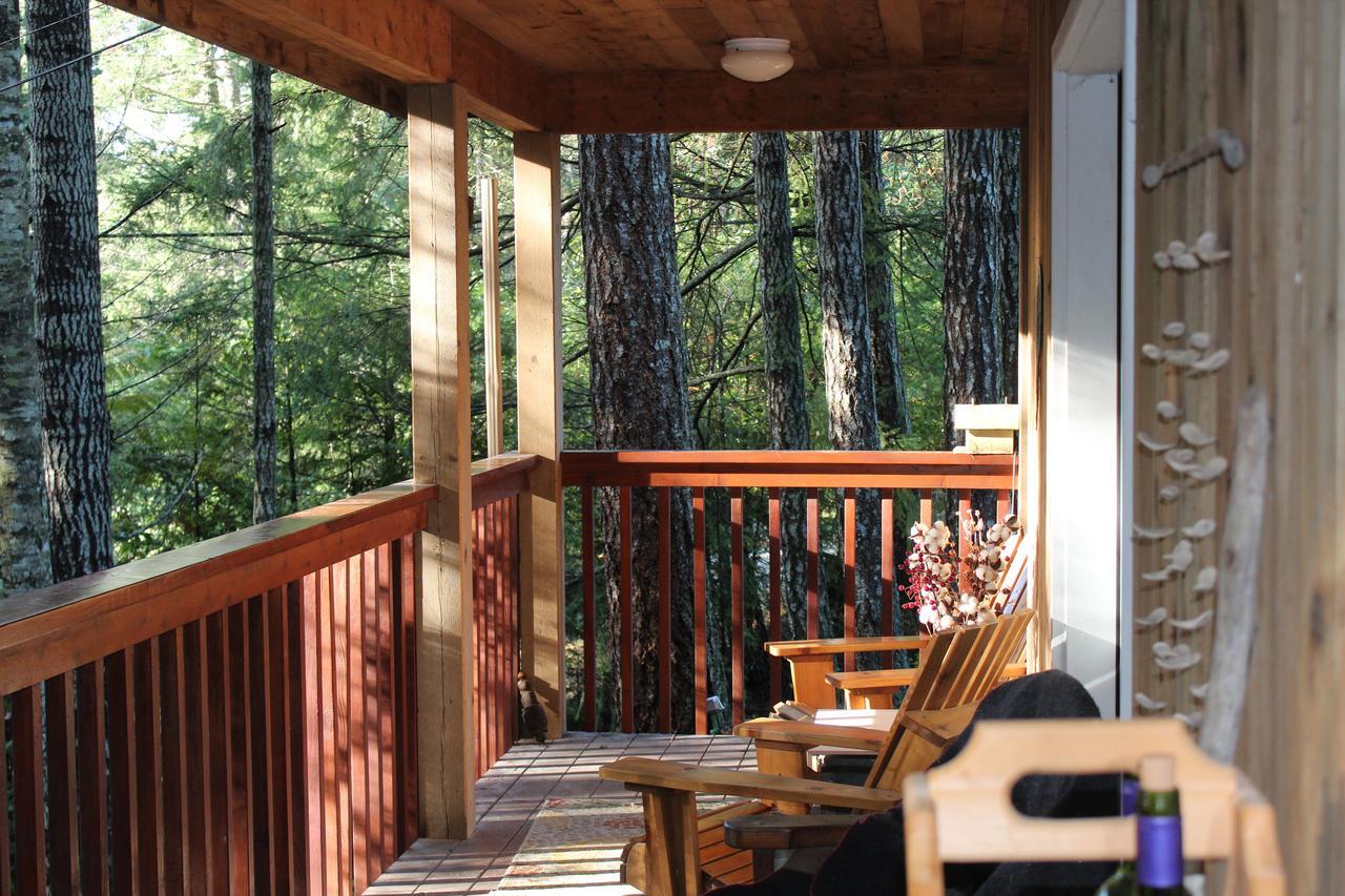 The Perch On Gabriola Bed & Breakfast Ngoại thất bức ảnh